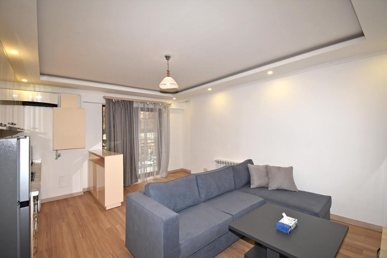 19Tumanyan Excellent Apartment In The Centre Of Capital Erivan Dış mekan fotoğraf